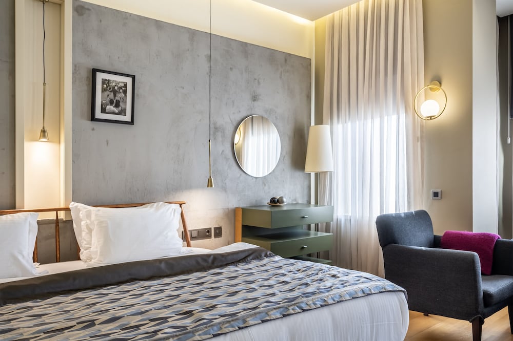Ansen Suites 9/50