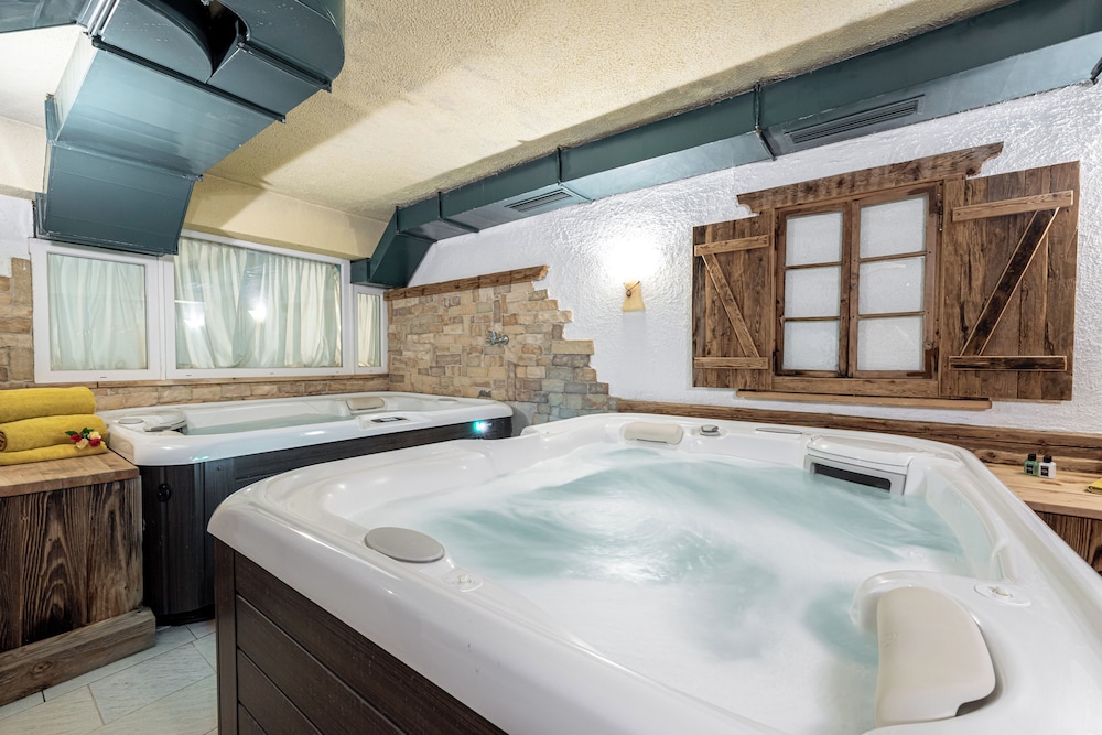 Schloss Hotel & Club Dolomiti 23/50