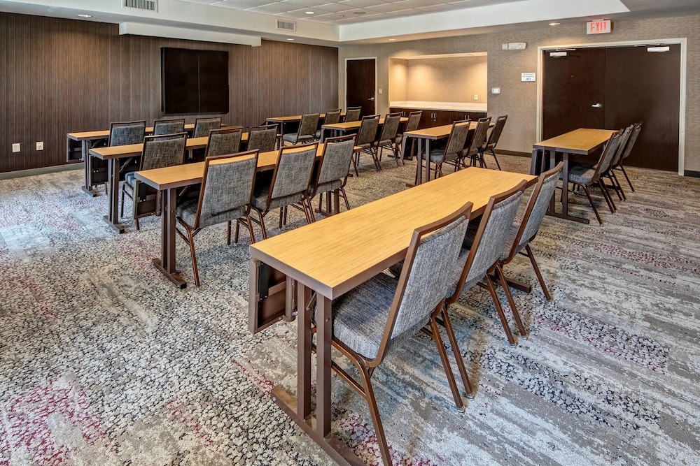 Courtyard by Marriott Troy 51/54