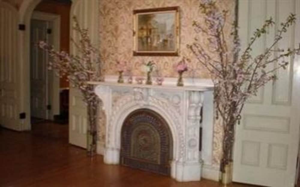The Proctor Mansion Inn 6/70