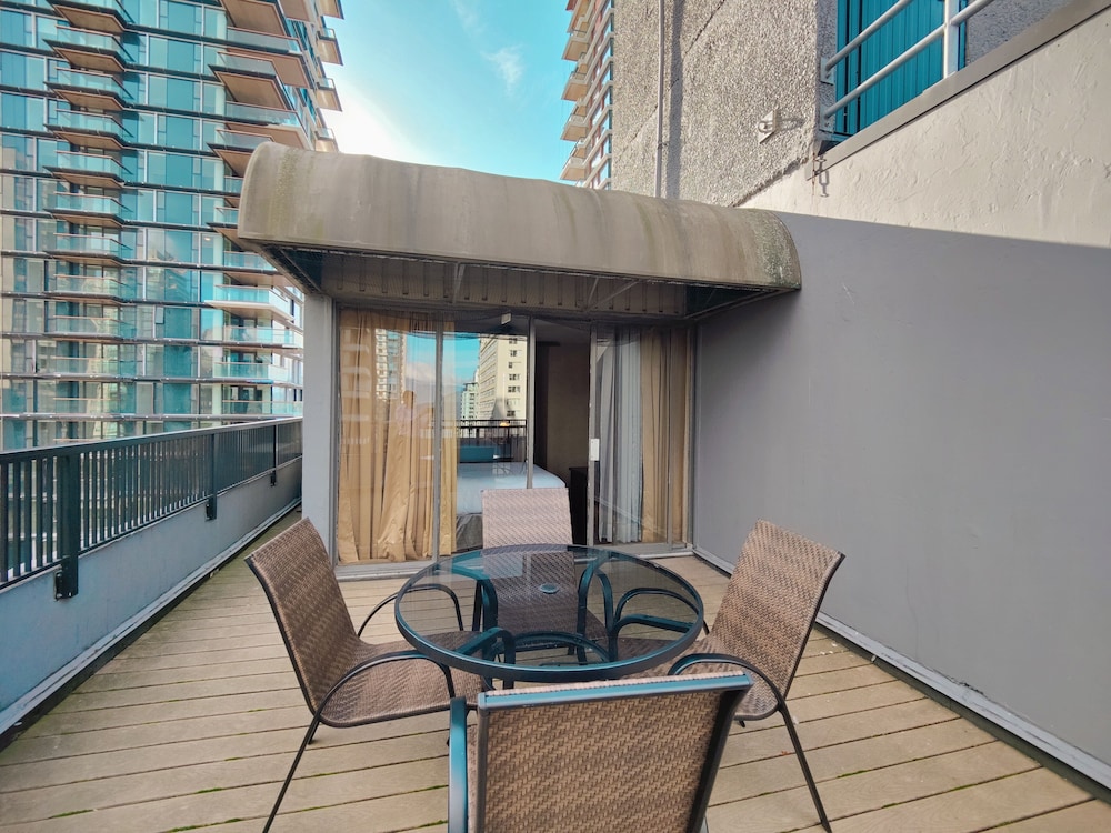 Divya Sutra Suites on Robson Downtown Vancouver 19/42