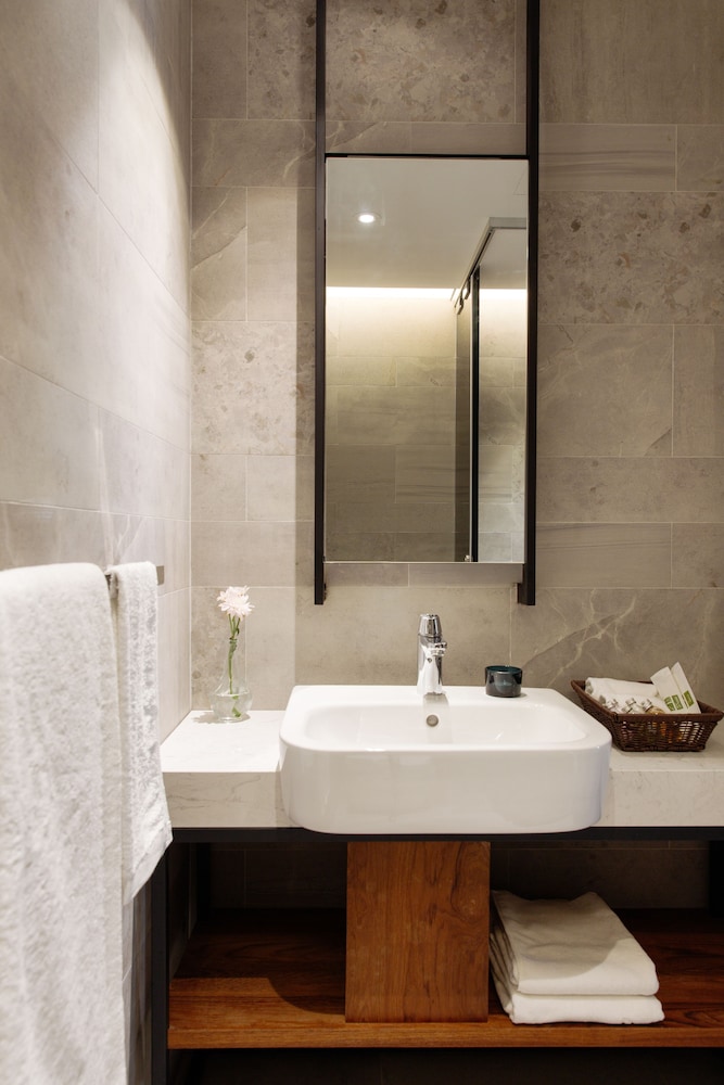 CHECK inn Taichung Zhongshan 49/50