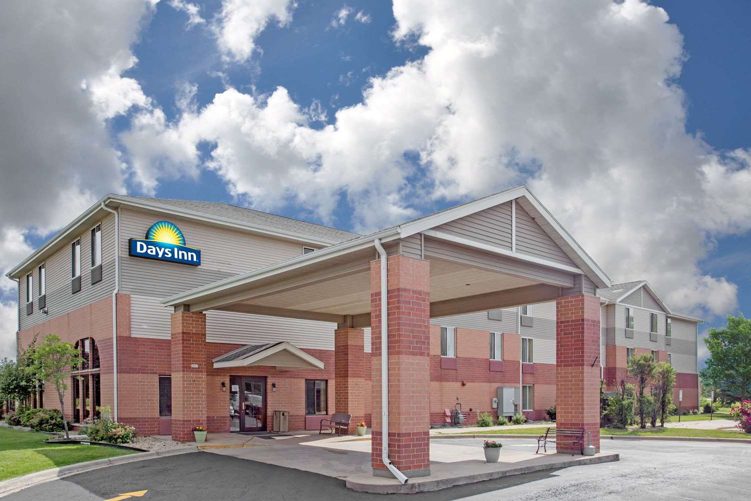 Days Inn By Wyndham Madison Ne/Windsor 14/15