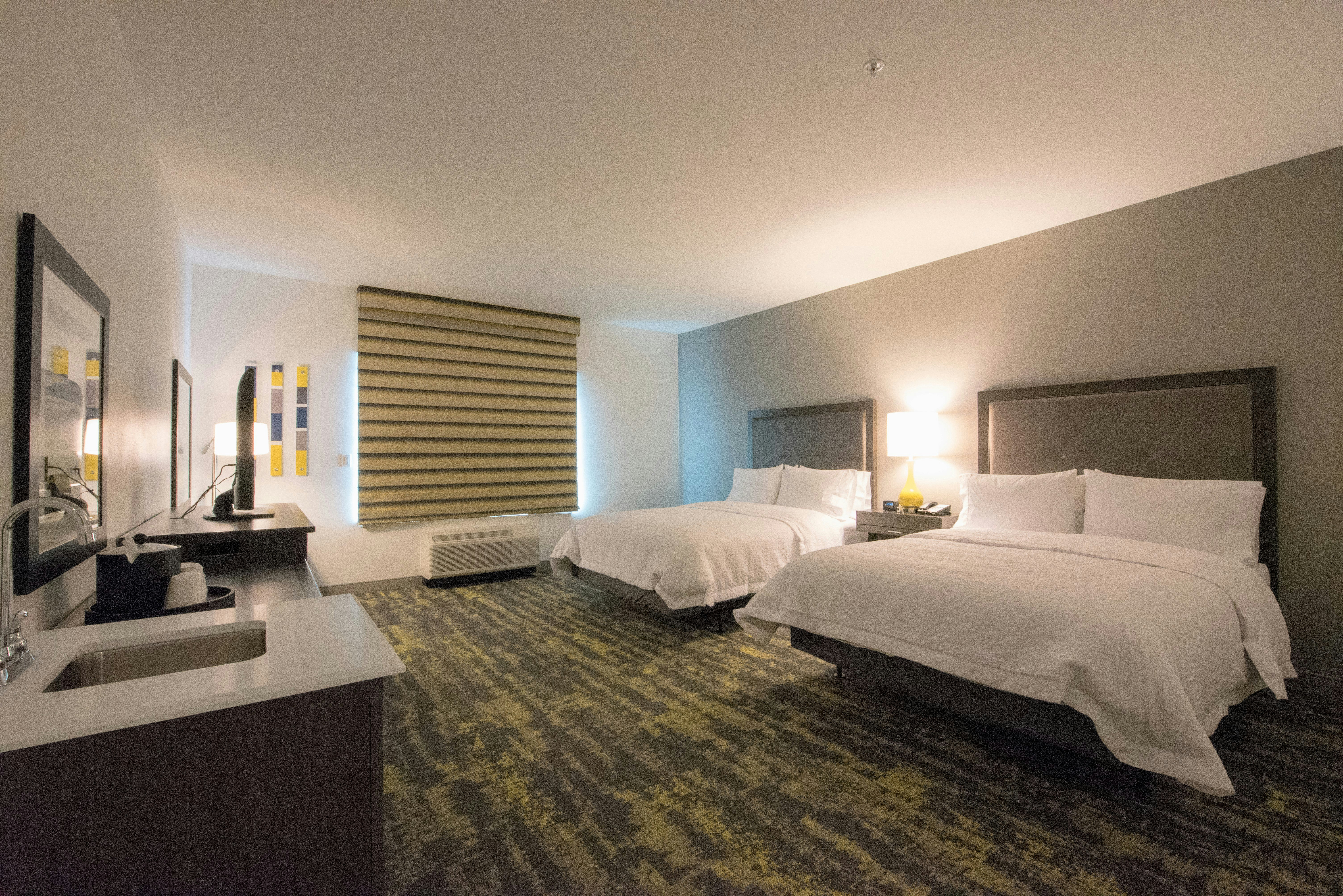 Hampton Inn and Suites Irvine Orange County Airport 8/52