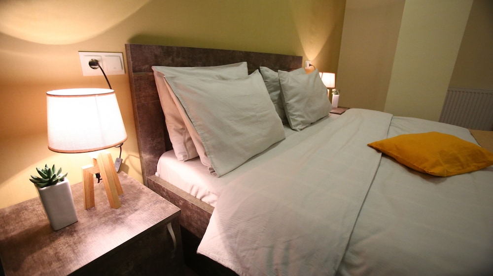 Nabadi Hotel 25/68