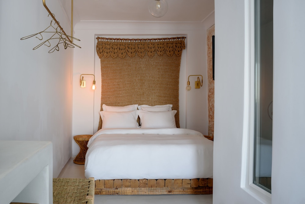 COCOON SUITES 22/68