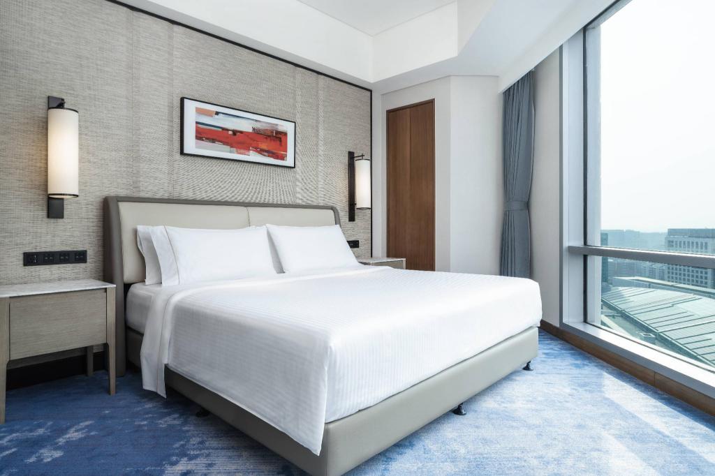 Presidential, Heavenly, Suite, King Bed, City View, Club Lounge Access, High Floor