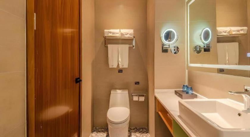 Gem Hefei Qianshan North Road Phoenix Hotel 46/50