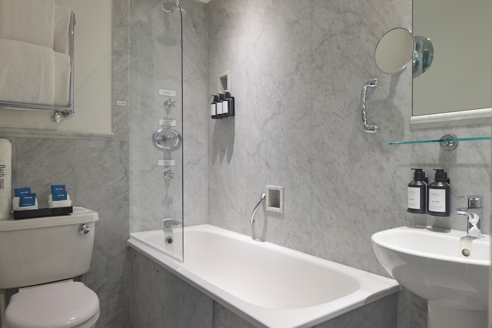 Radisson Blu Hotel London South Kensington 73/76