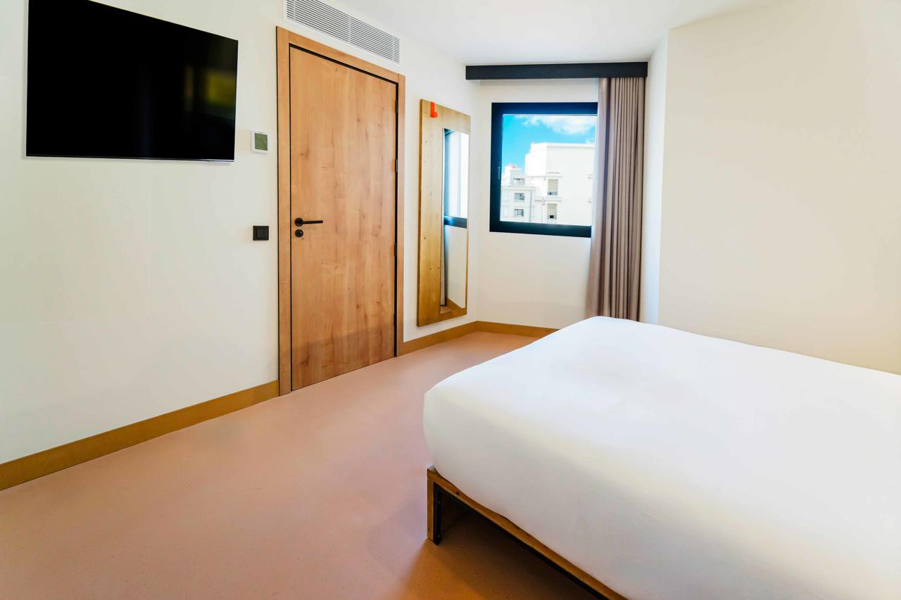 easyHotel Alicante Centro 15/58
