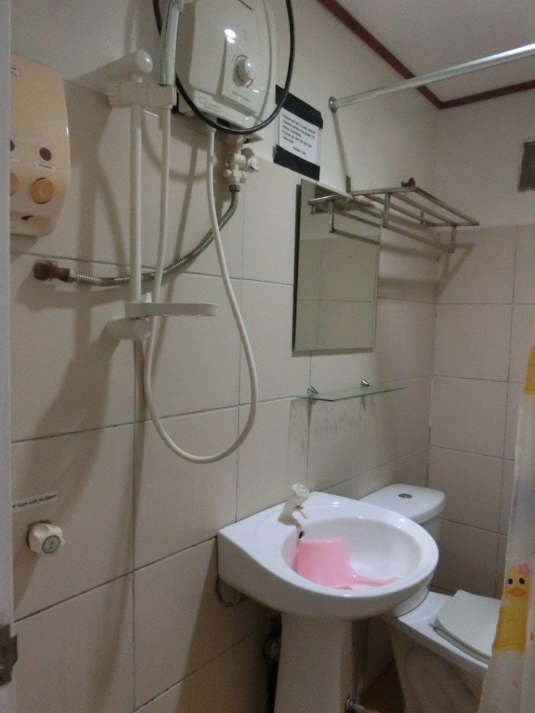 Axis Pension Hotel 47/50