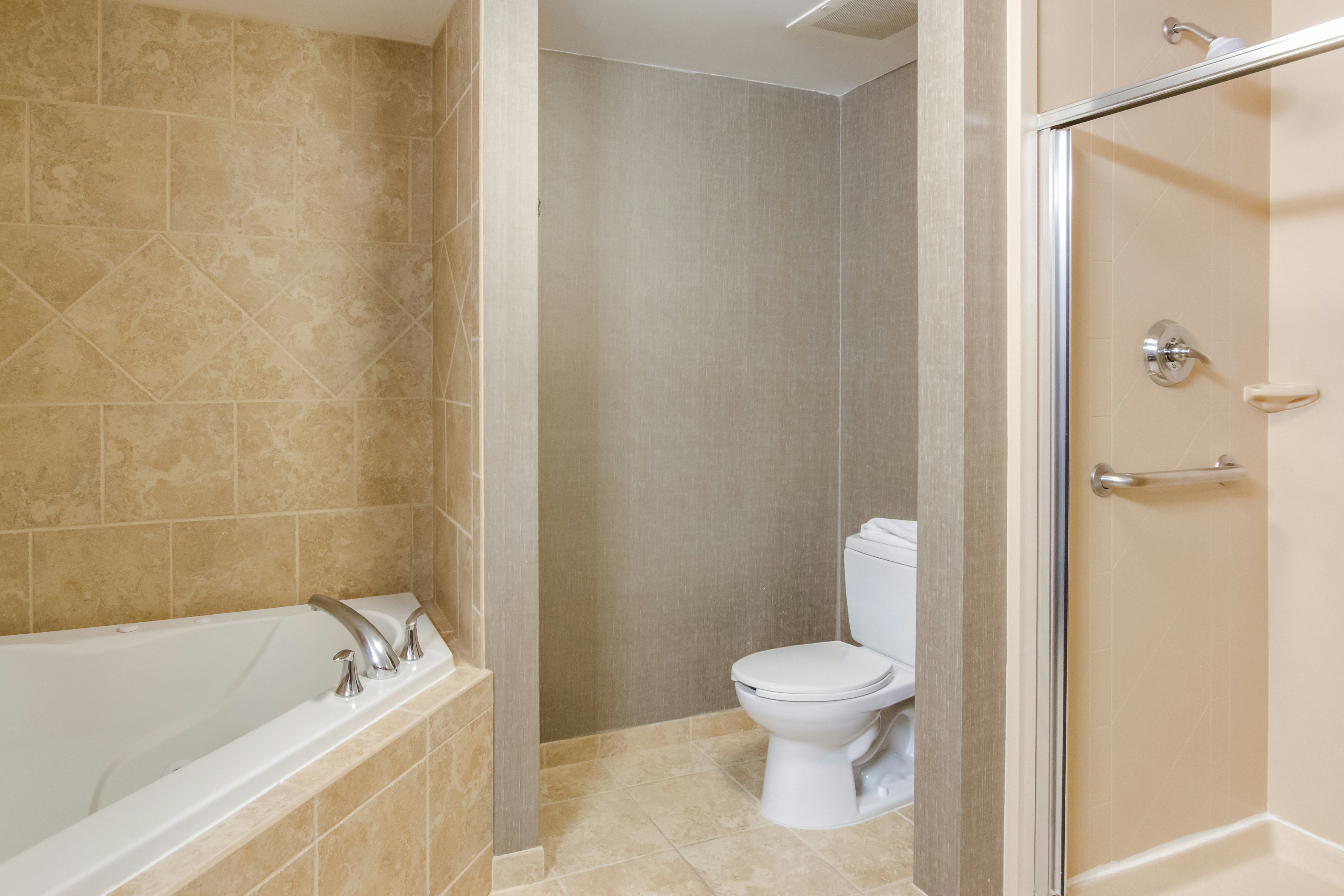 غرفة بسرير كينج بحوض جاكوزي، Hampton Inn & Suites Mt. Juliet 2/4
