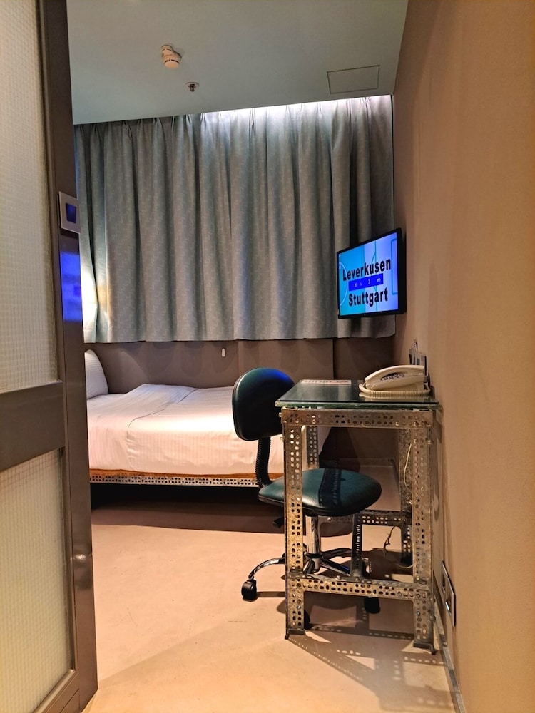 Ind Hotel 30/40