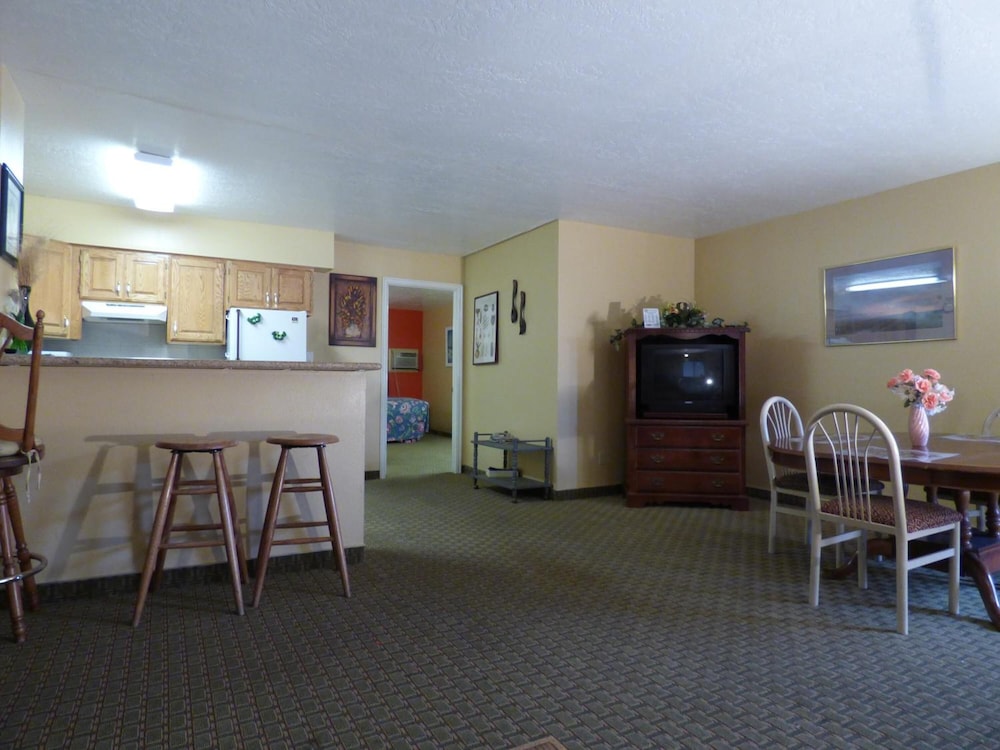 Coronada Inn and Suites 36/47