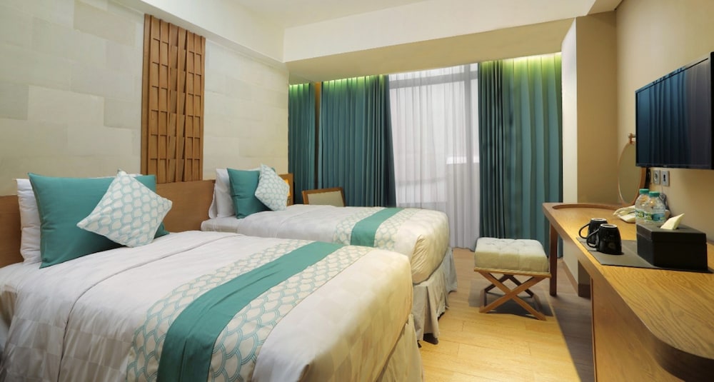 BEDROCK HOTEL 15/73