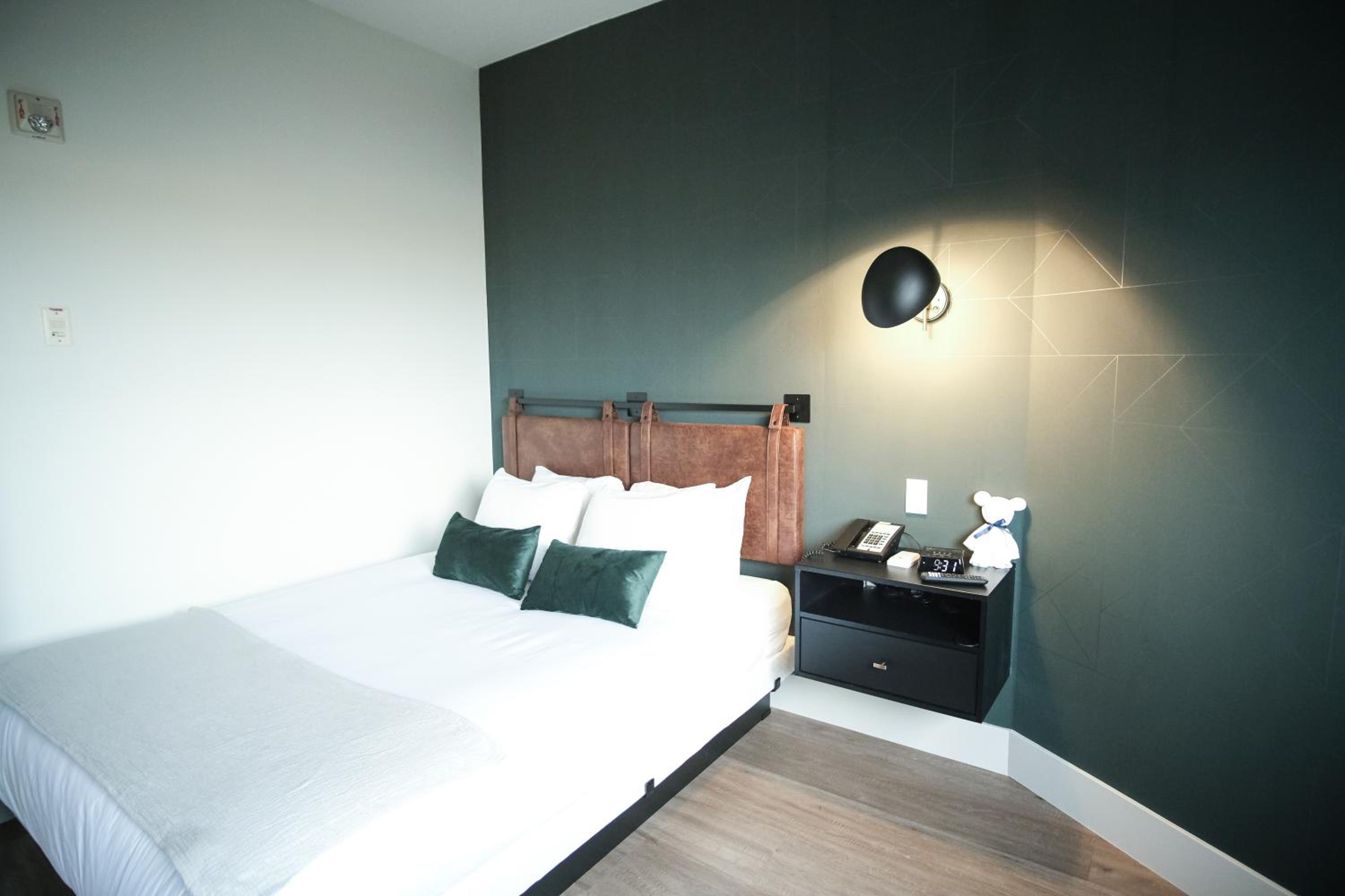 2 Bedrooms, Suite, King Bed, Queen Bed, Corner
