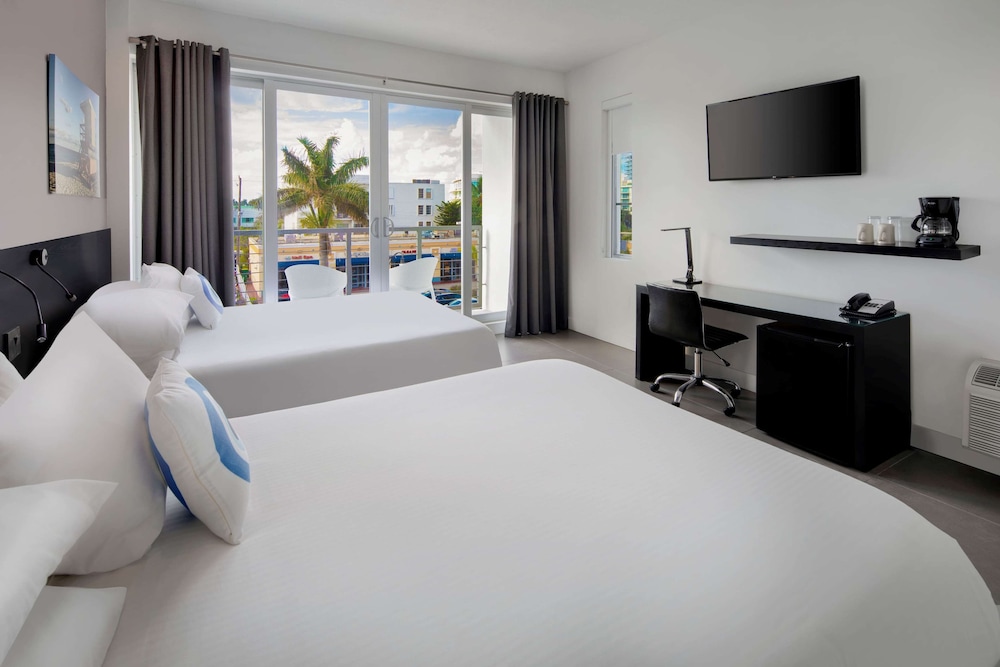 MB Hotel, Trademark Collection by Wyndham 25/72