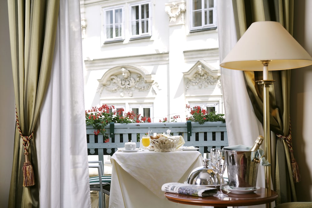 Art Nouveau Palace Hotel Prague 64/69