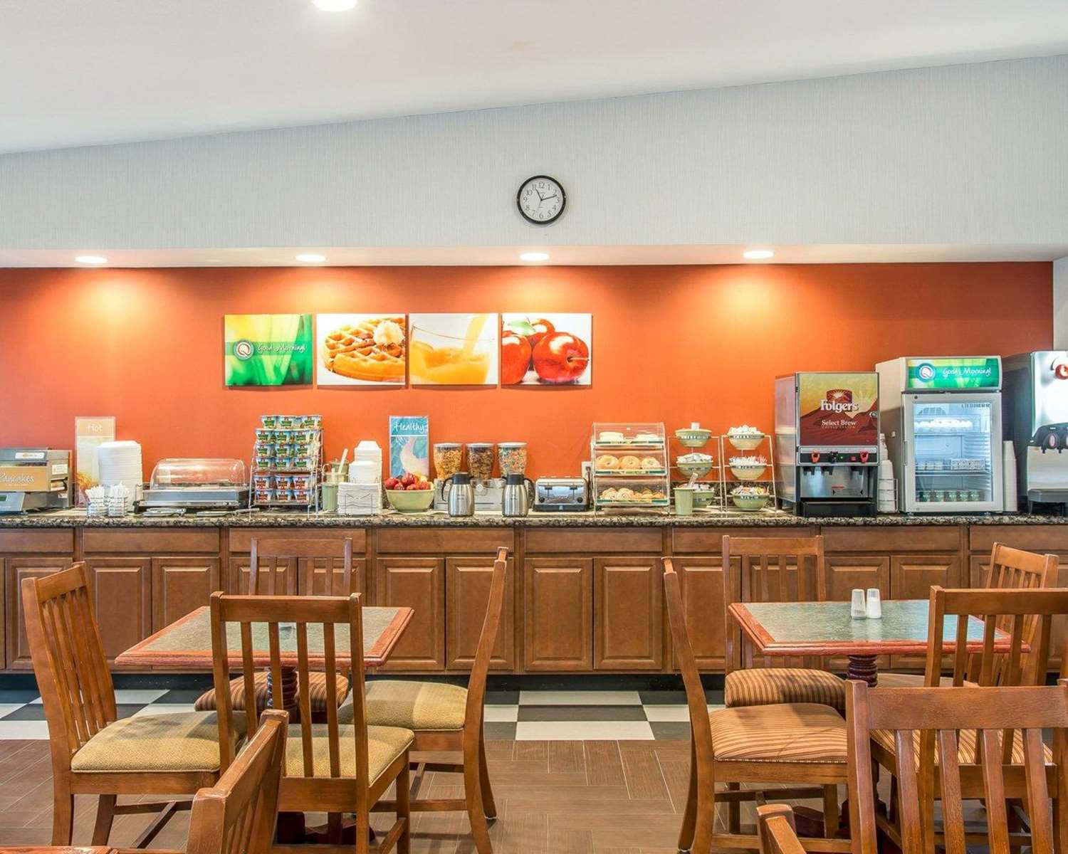 Quality Inn Gaylord MI 33/40