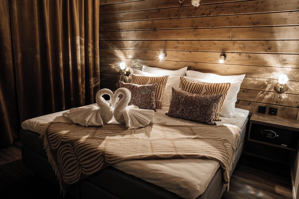 Aito Igloo & Spa Resort 5/40