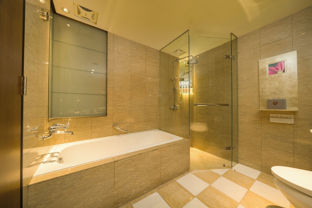 Les Suites Taipei Ching Cheng 65/67