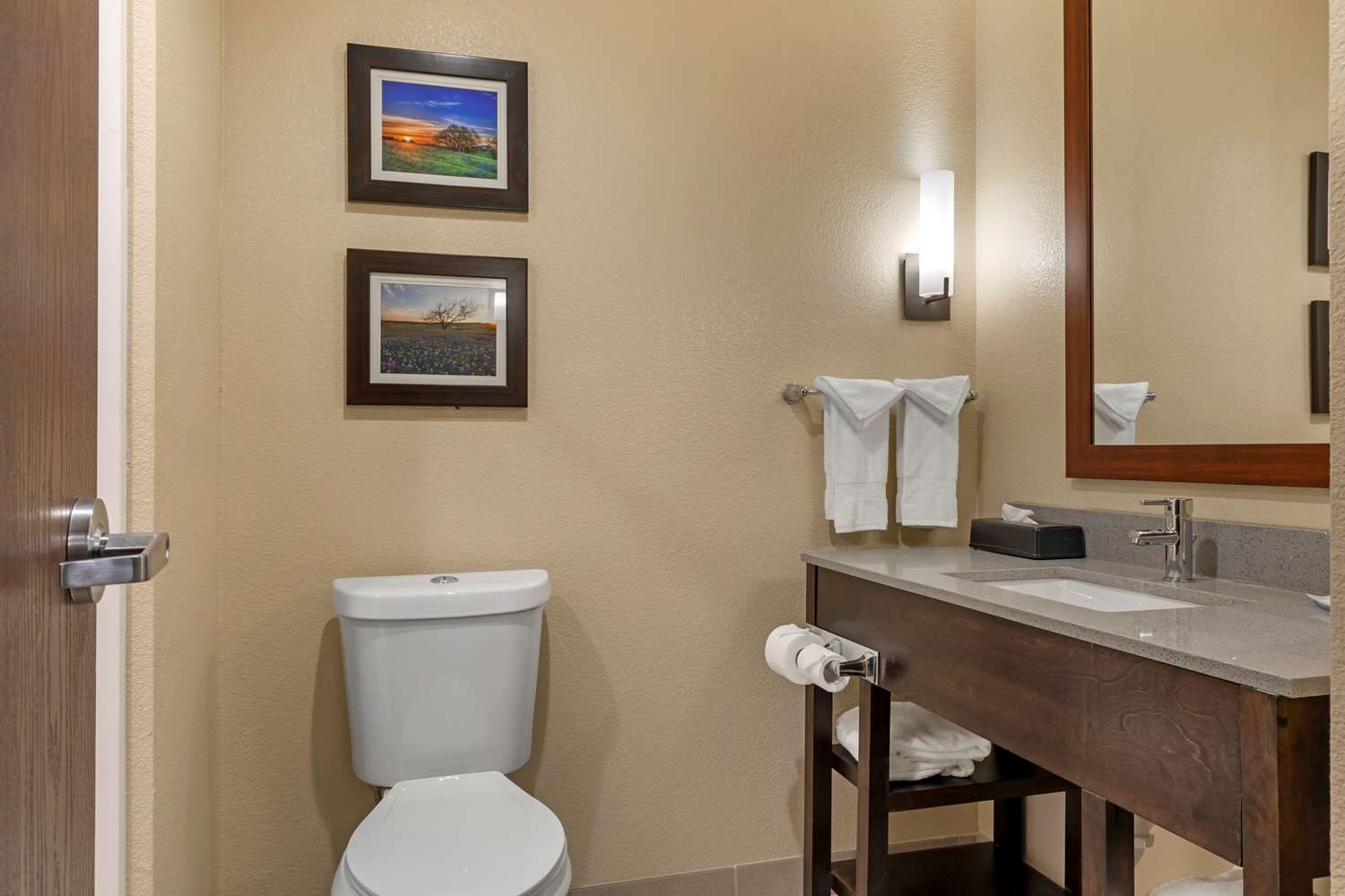 Comfort Inn & Suites Euless DFW West 45/45