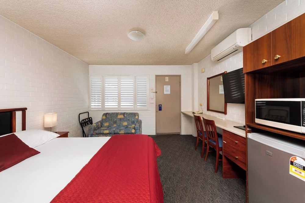 PIGEON HOUSE MOTOR INN 3/31