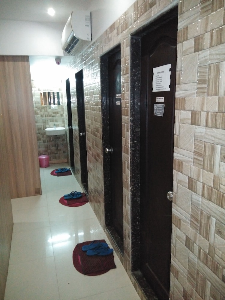 Golden Dormitory 2/23