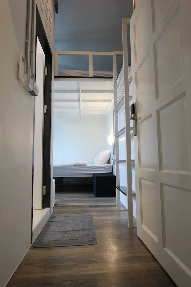 Diff Hostel 28/72