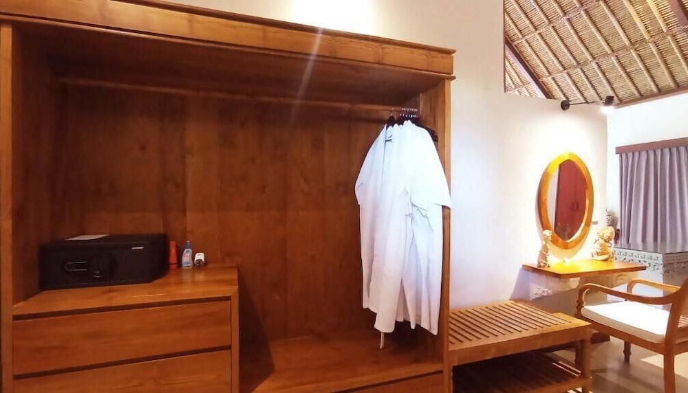 Puri Andong Villa 32/64