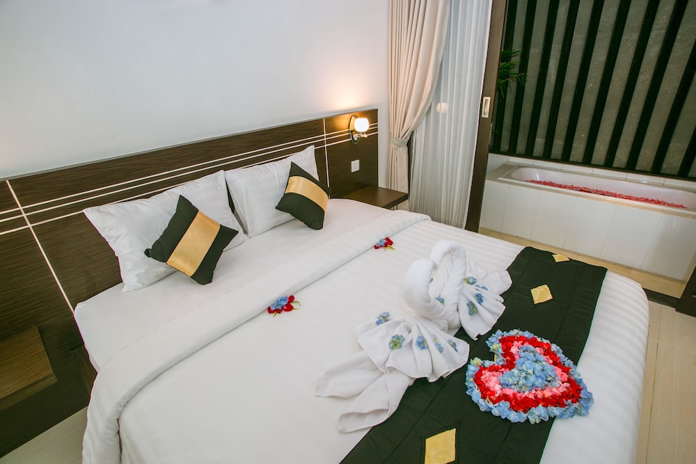 The Diana Suite 22/67