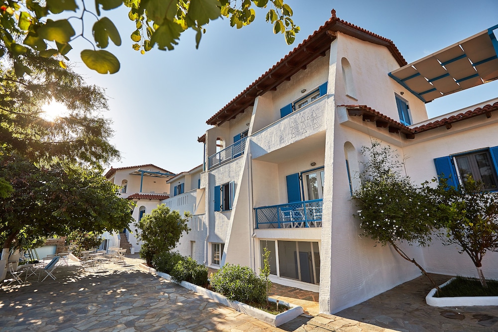 Aelia Apartments 3/61