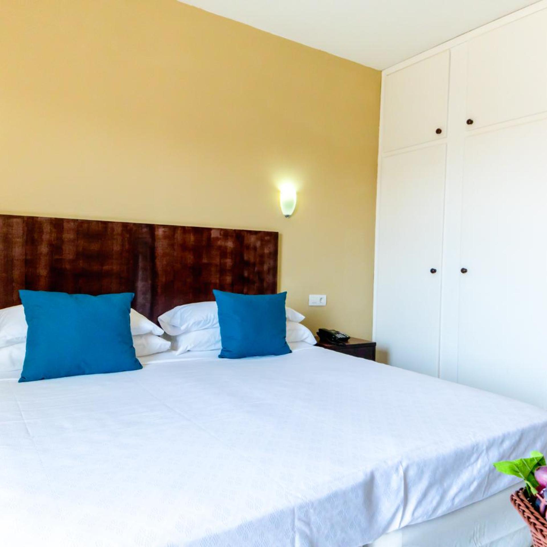 Room, Double Bed
