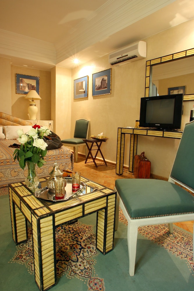 Riad Hasna Espi 54/72