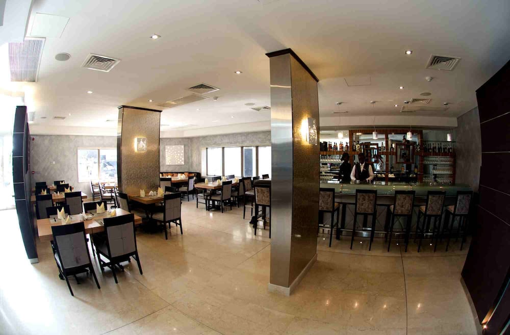 The Avenue Suites 36/46