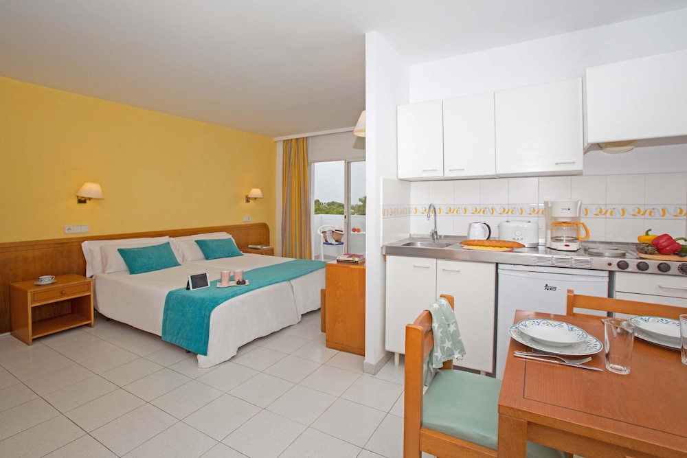 GAVIMAR ARIEL CHICO HOTEL AND APARTMENTS 6/33