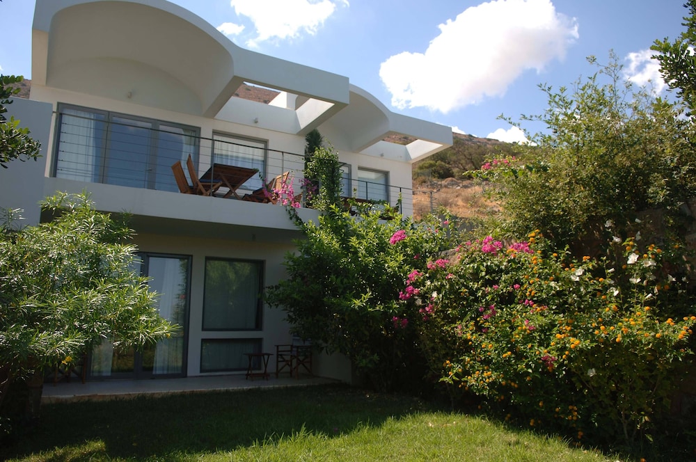 Elounda Living Residences by GHH 26/34
