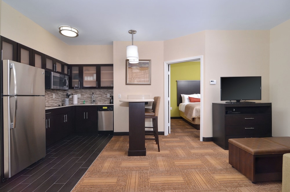 Staybridge Suites Tomball - Spring Area 28/44