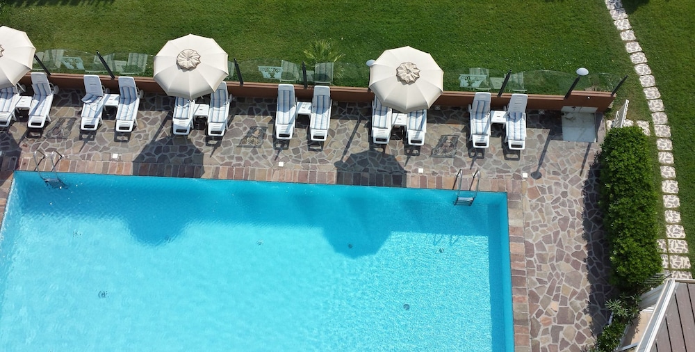 HOTEL BENINI 38/48