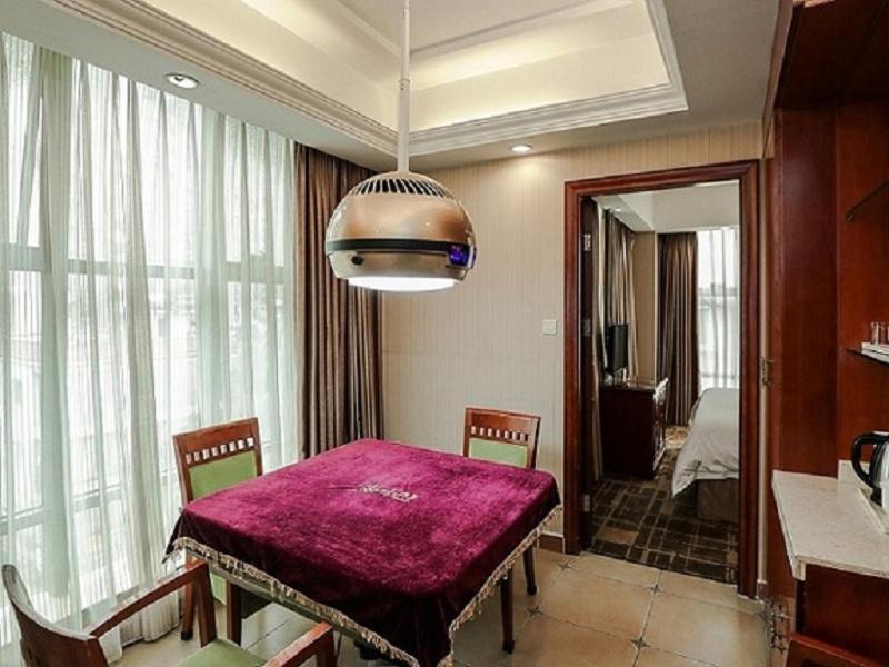 Vienna Hotel (Dongguan Houjie Wanda Plaza) 12/18
