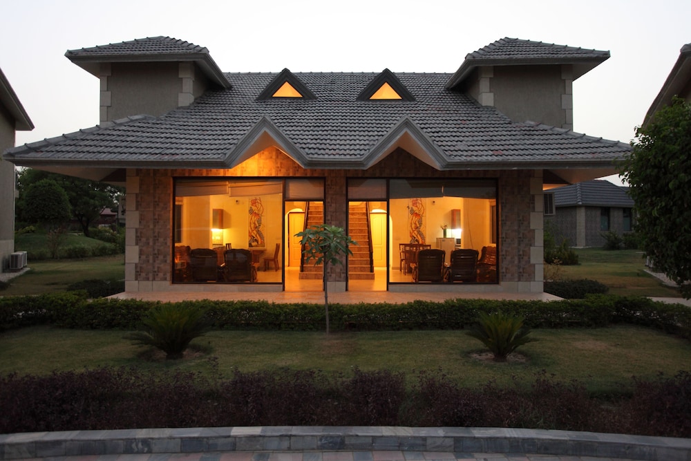 Shri Radha Brij Vasundhara Resort & Spa - Goverdhan 5/30