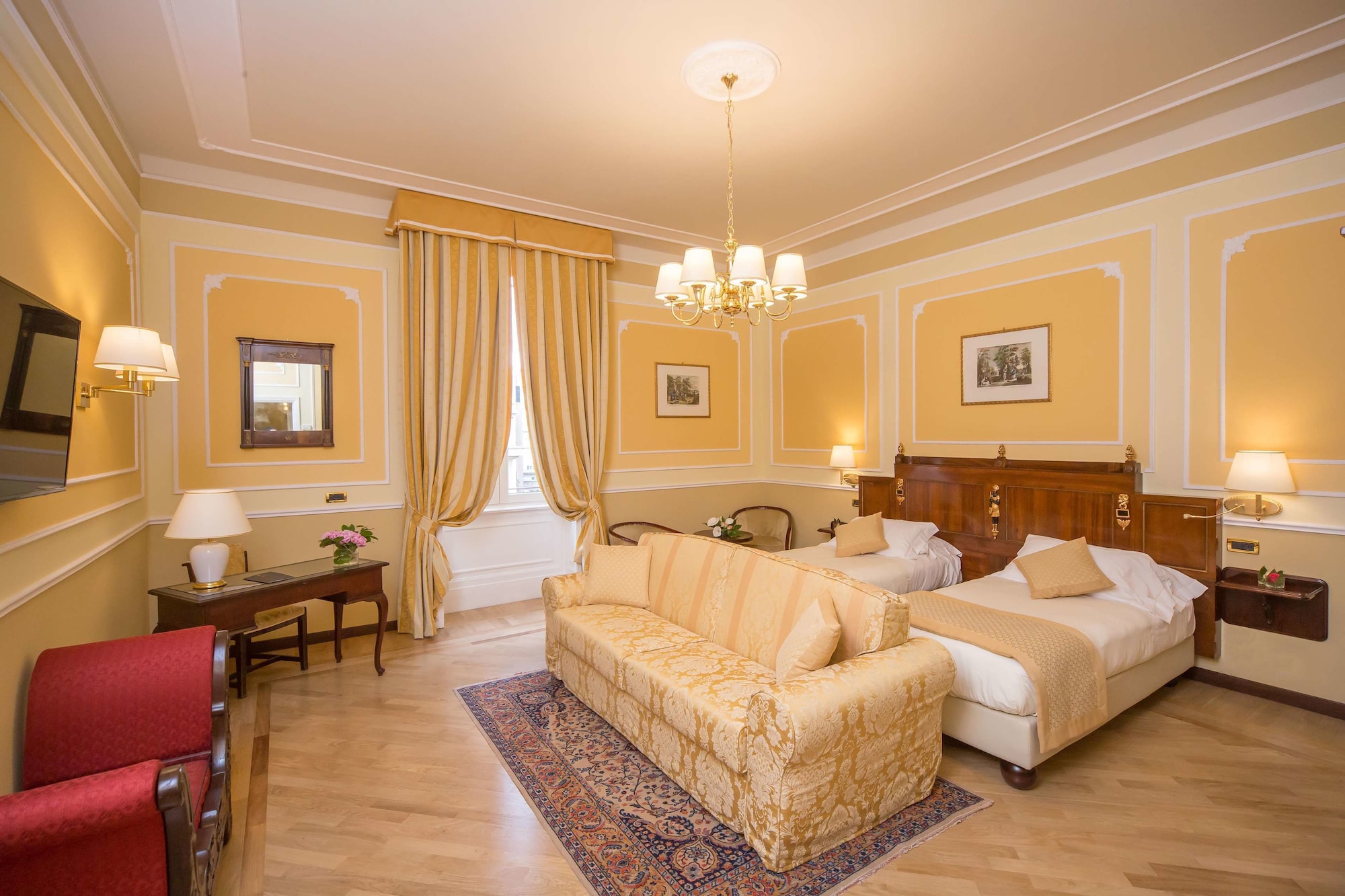JUNIOR SUITE