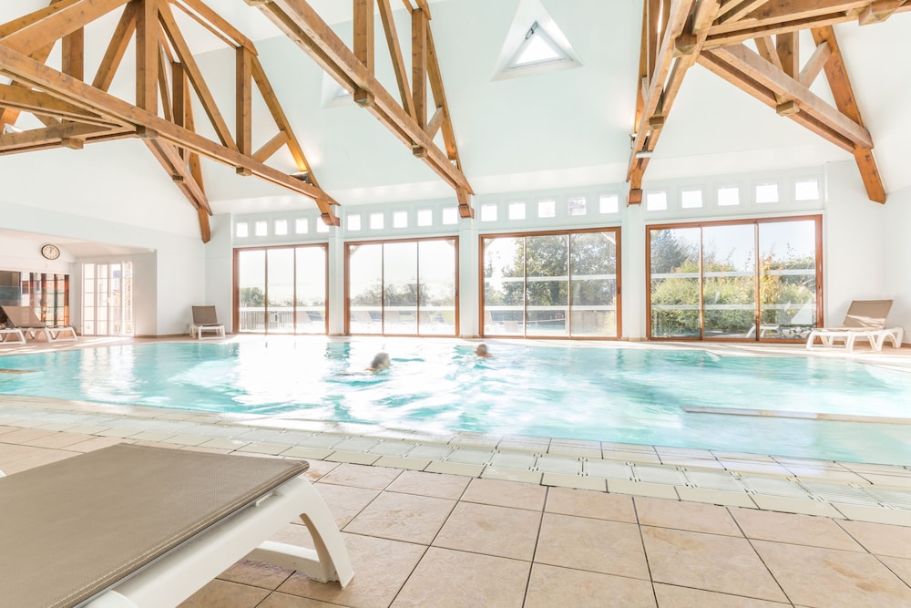 swimming pool spa