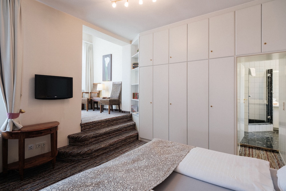 جناح بسرير مزدوج مع أريكة، Haus Duden Hotel 3/4