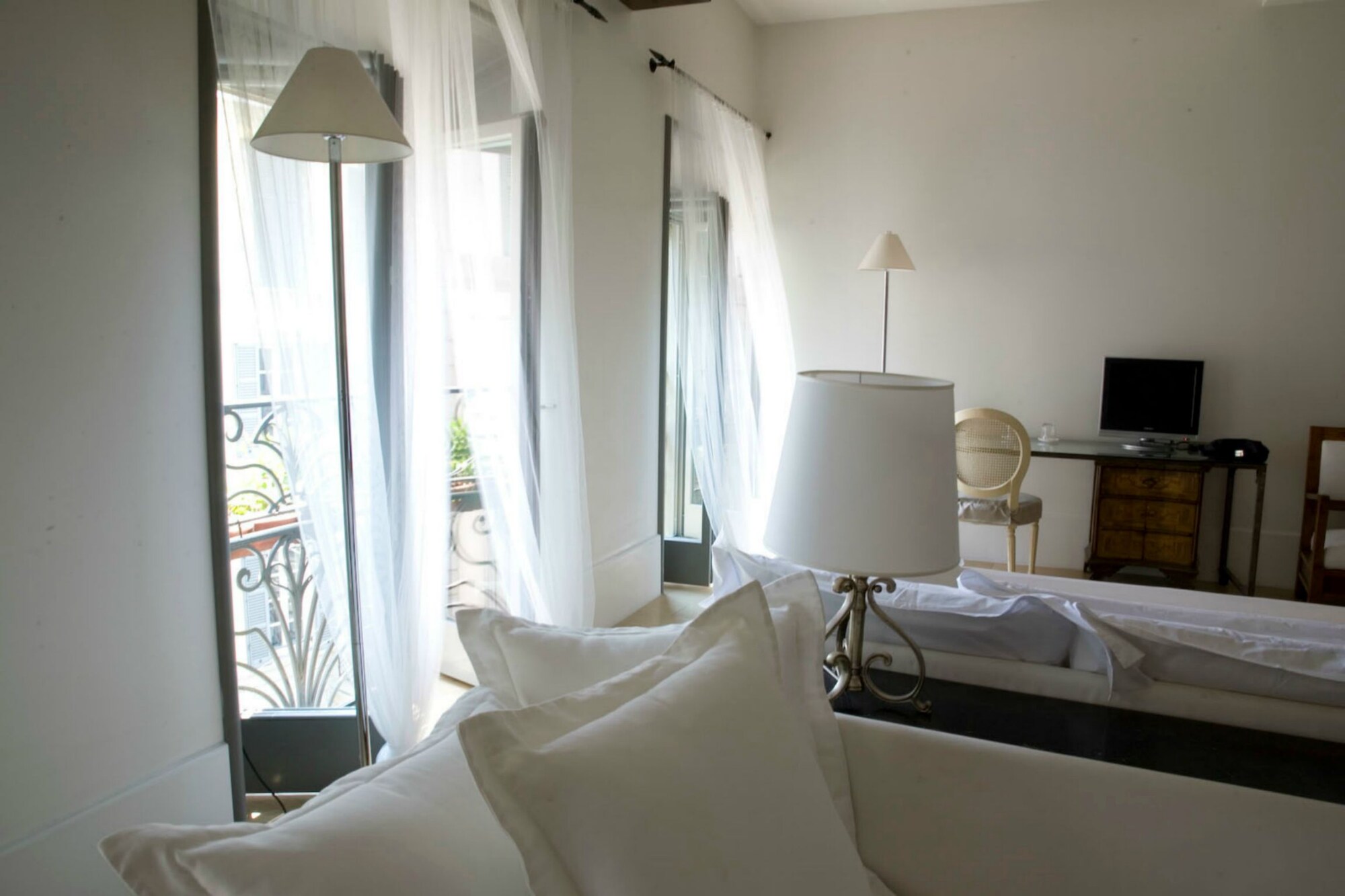 Suite, Twin Beds, Milanosuites 2/6