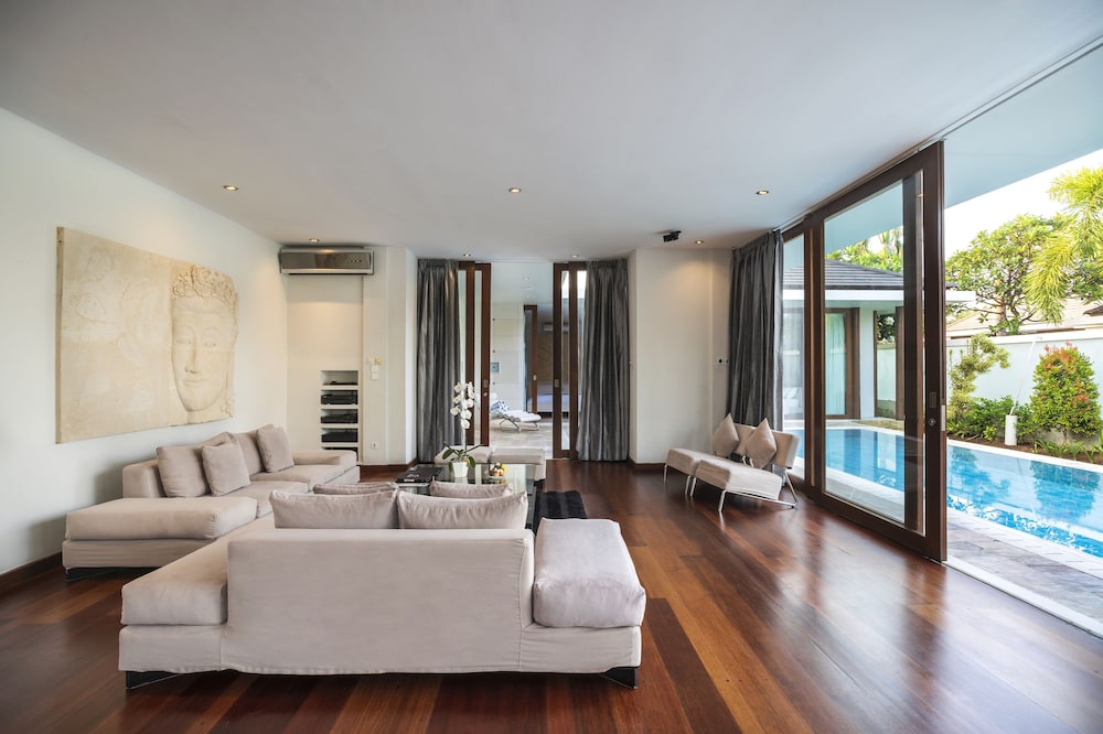 C151 Smart Villas Seminyak 35/50