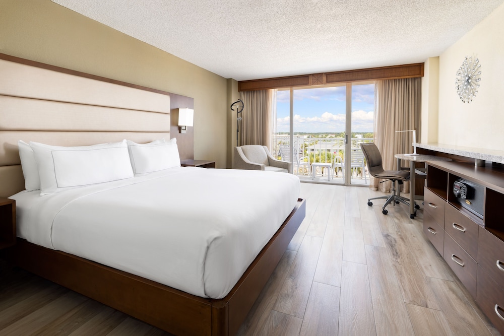 DoubleTree Beach Resort by Hilton Tampa Bay - North Redington Beach 15/59