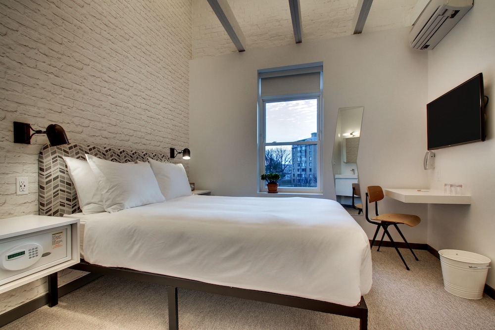 Hotel Hive 10/71