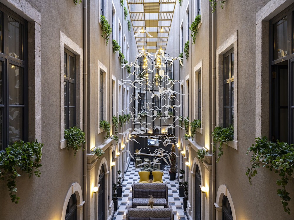 Ferman Port Hotel 47/50