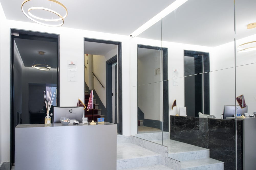 Boutique Centrale Palace 15/81